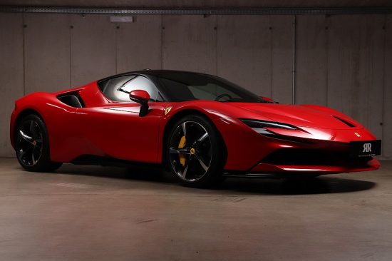Ferrari SF90 Stradale *Rosso Corsa*Neu*1000PS* bei THE CANDYSHOP – RR MOTORS in 