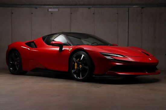 Ferrari SF90 Stradale *Fiorano Package*Rosso Corsa*1000PS* bei THE CANDYSHOP – RR MOTORS in 